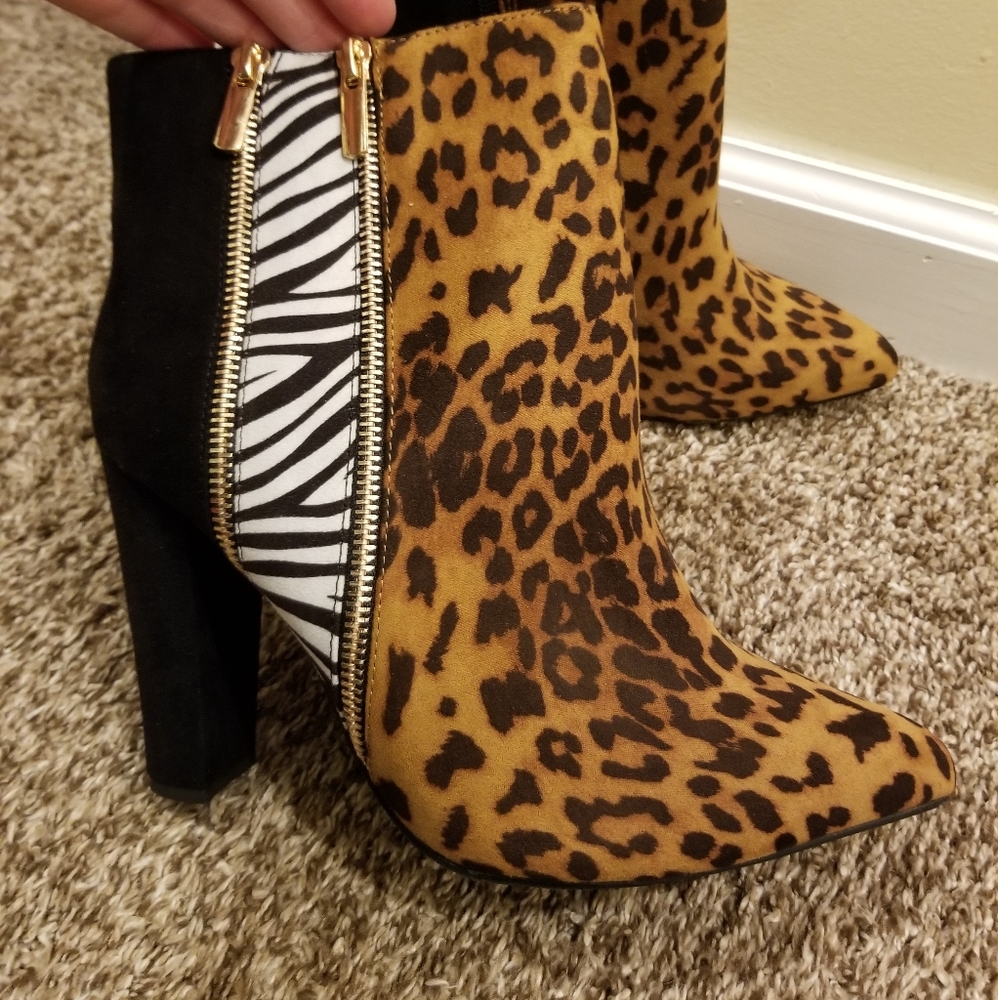 Womans ankle boots size 8